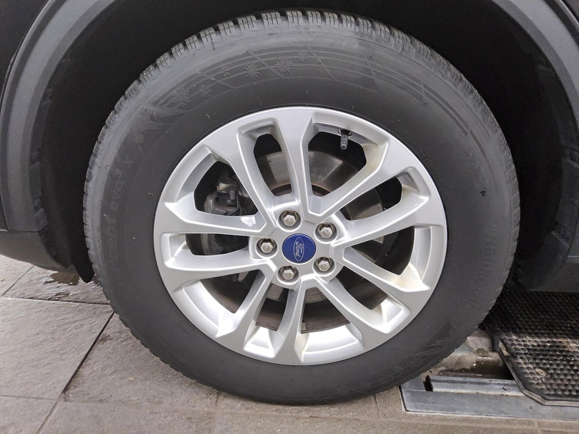 Ford Kuga 1.5 EB Cool&Connect Navi LED AHK PDC SHZ 10