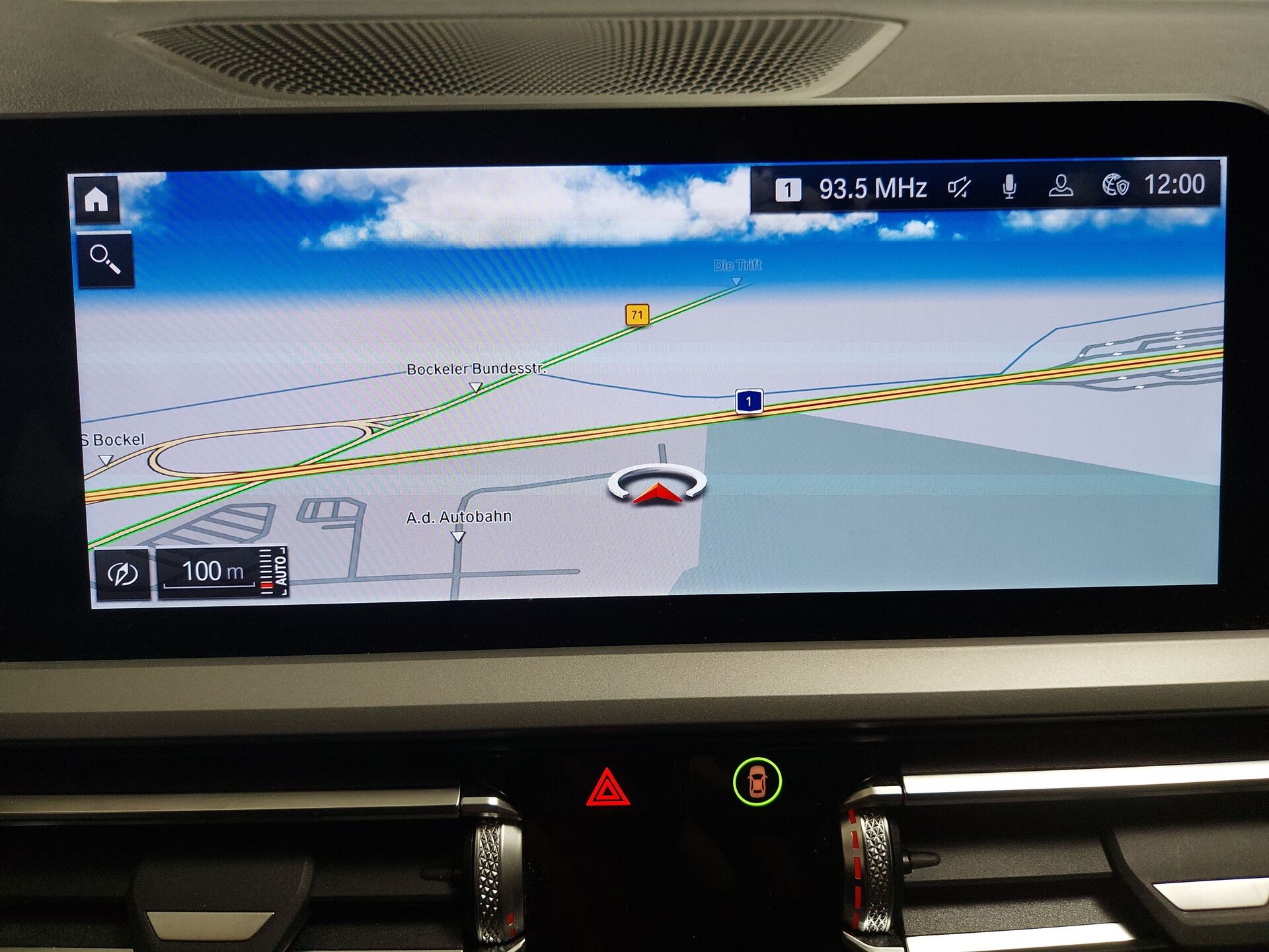 BMW 318 Advantage T-Leder Navi LC Pro HuD 18