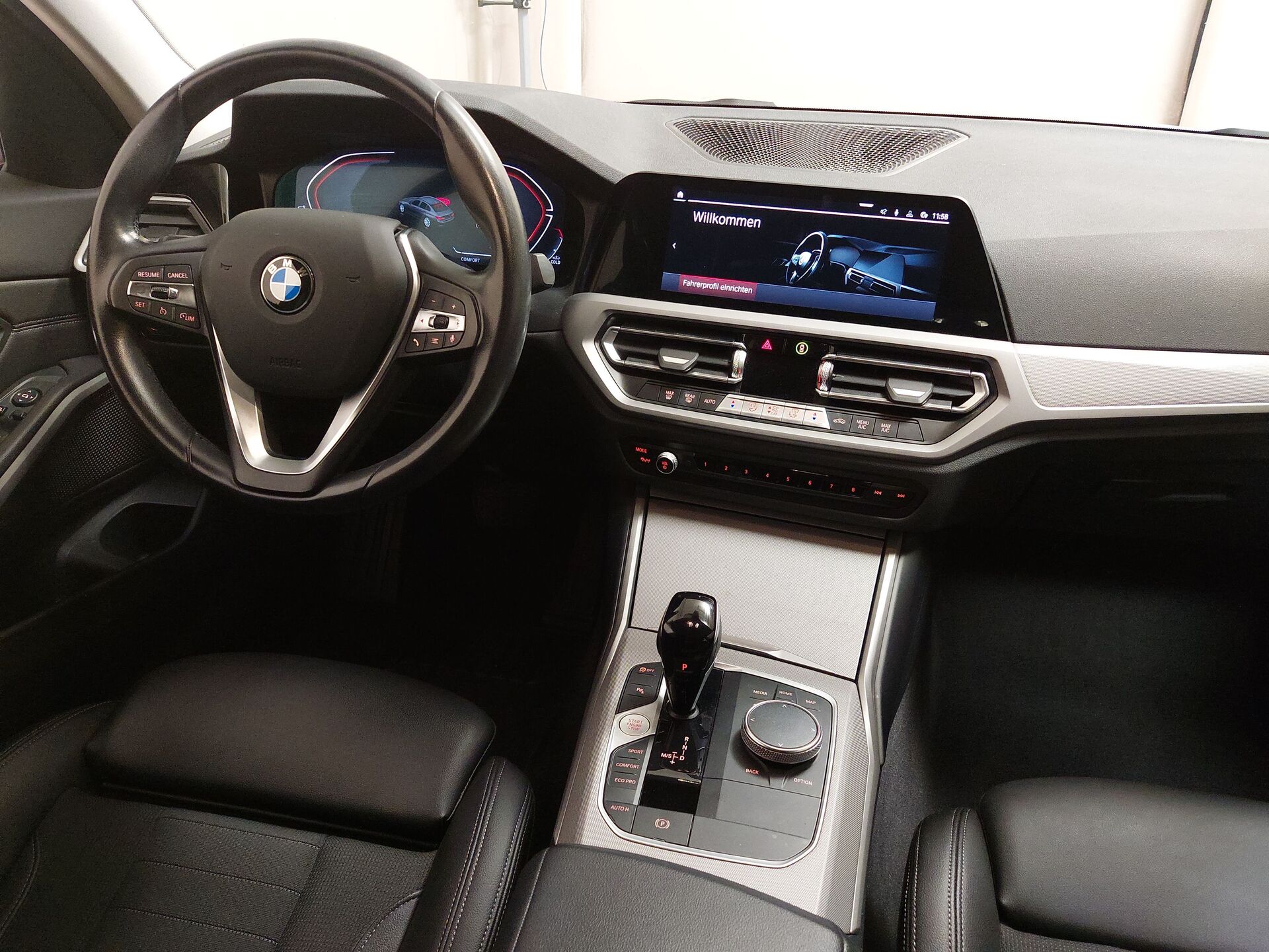 BMW 318 Advantage T-Leder Navi LC Pro HuD 12