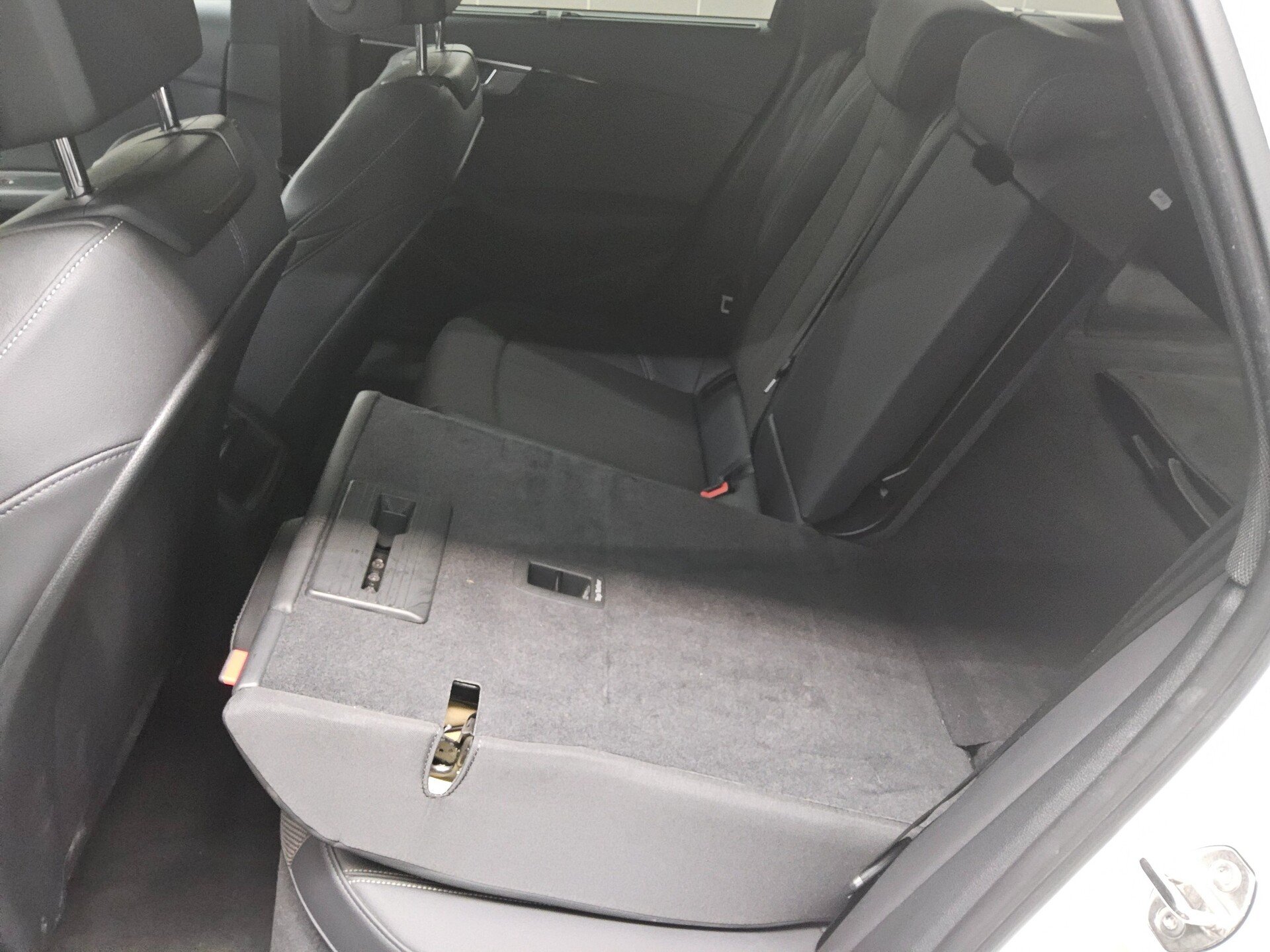 Audi A4 Avant 40 TDI S-Line T-Leder Navi LED 12