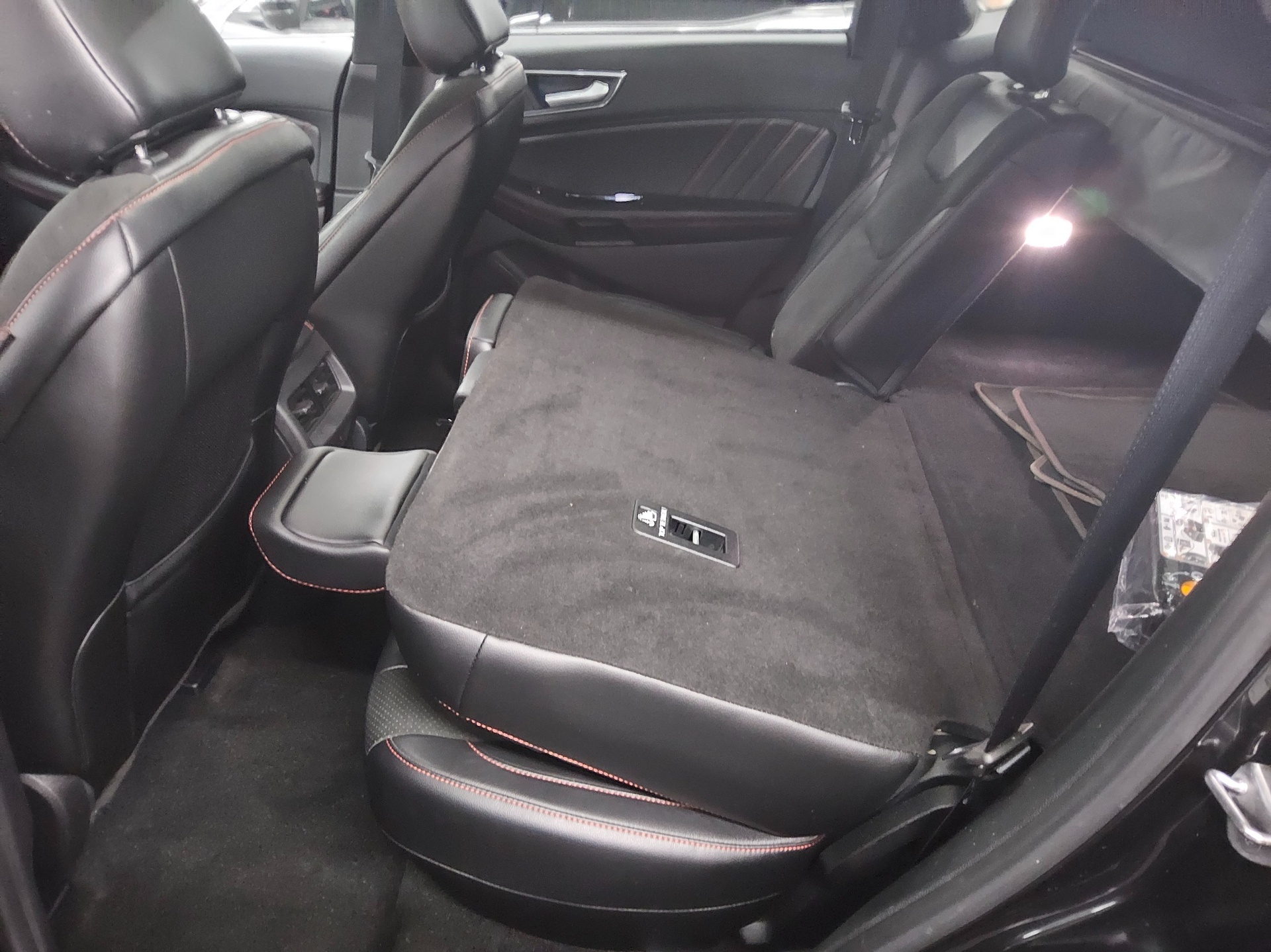 Ford Edge 2.0 EB ST-Line Navi Matrix Pano ACC AHK 12