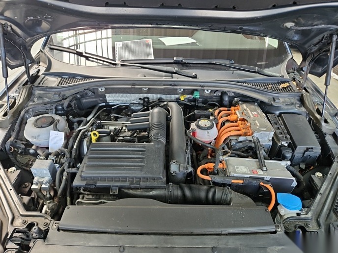 Skoda Superb NAVI LED AID SHZ PANO 11
