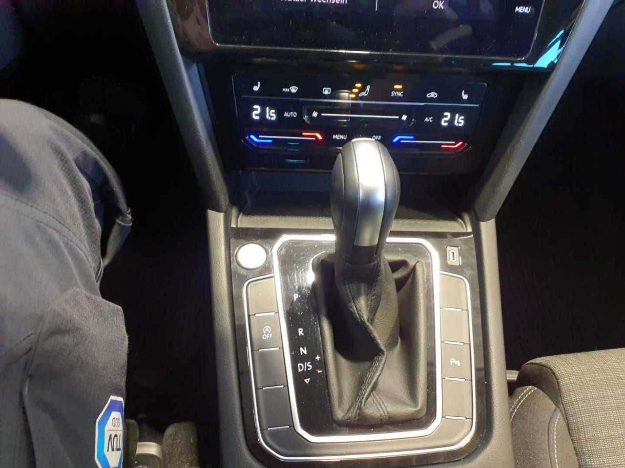 Volkswagen Passat Variant 2.0 TDI Business NAVI LED AID SHZ PDC 10