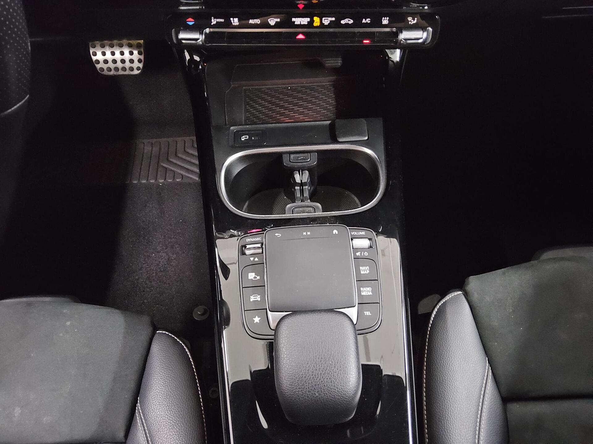 Mercedes-Benz CLA 250 e AMG-Line Night T-Leder Navi LED 6