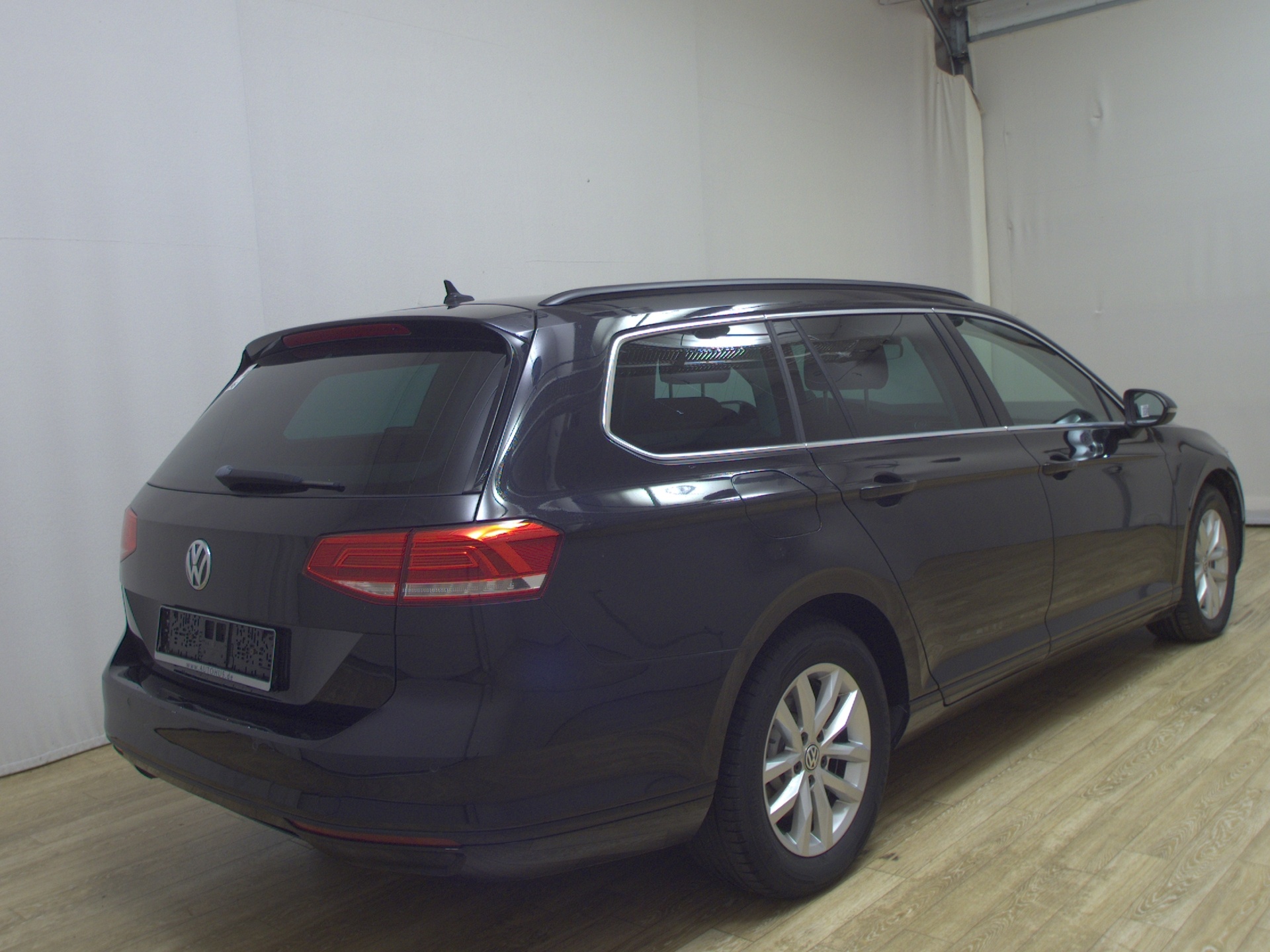 Volkswagen Passat 2.0 TDI Comf. Navi LED PDC SHZ ACC 4
