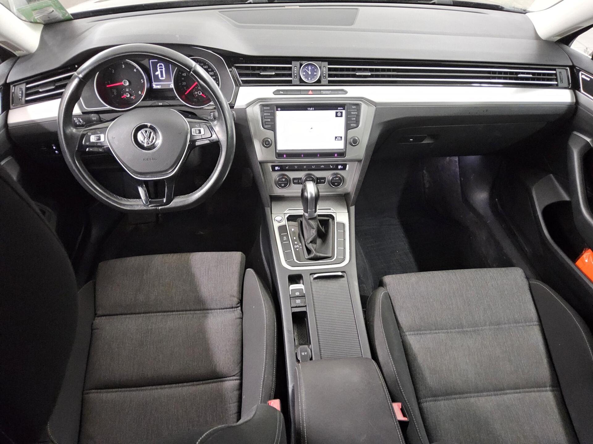 Volkswagen Passat 2.0 TDI Comf. Navi LED PDC SHZ ACC 5