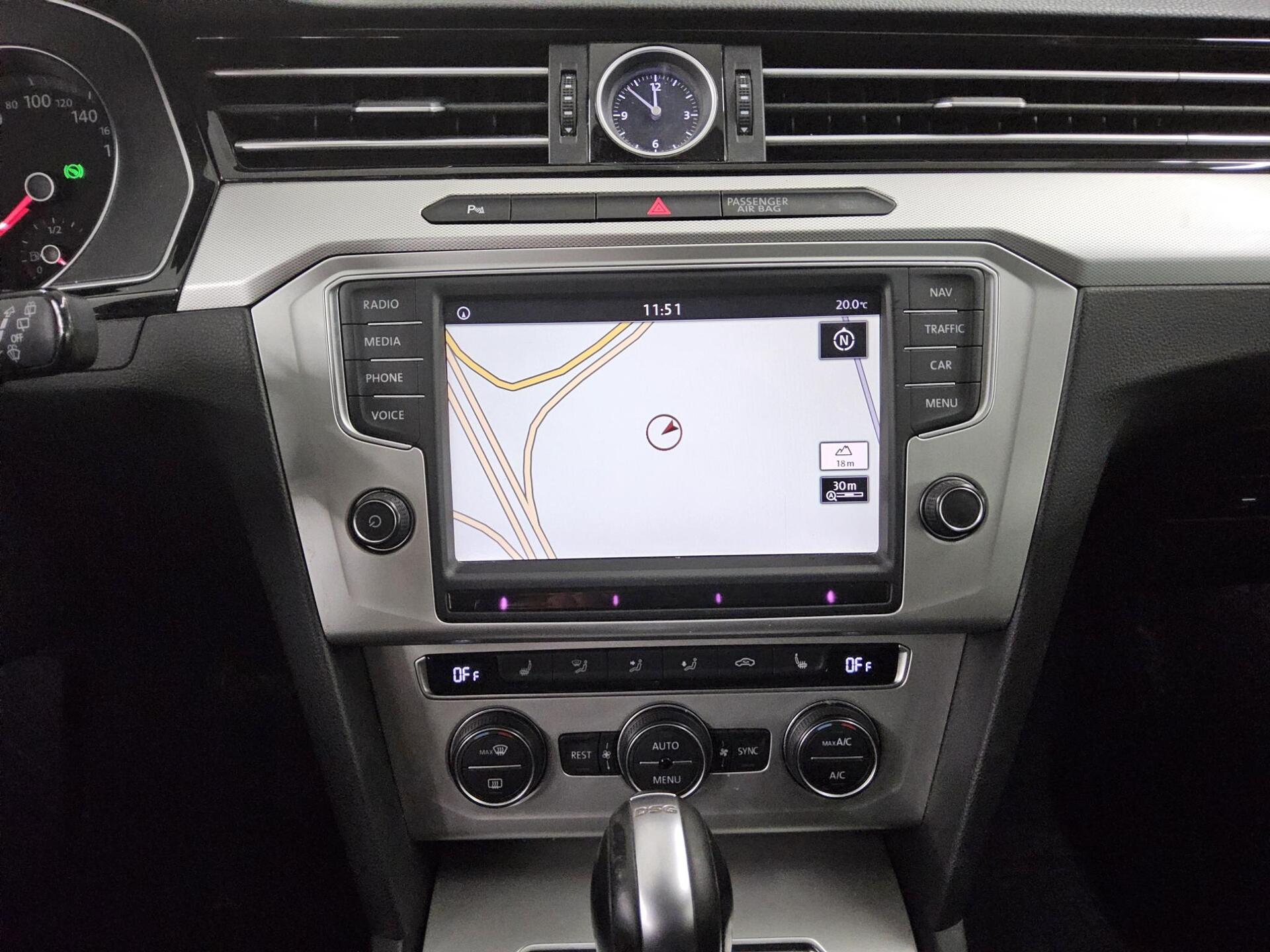 Volkswagen Passat 2.0 TDI Comf. Navi LED PDC SHZ ACC 7