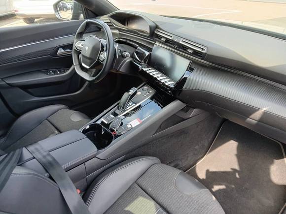 Peugeot 508 SW 1.5 BlueHDI Allure NAVI KLIMA LED SHZ PDC 6
