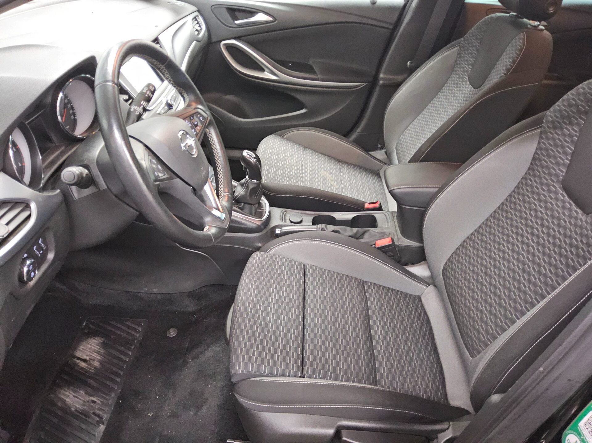 Opel Astra 1.5 D Navi Shz RFK 8