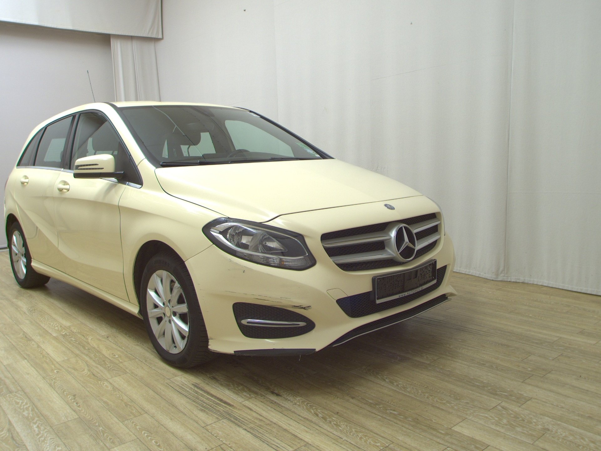 Mercedes-Benz B 180 d Style Leder Navi AHK SHZ 3