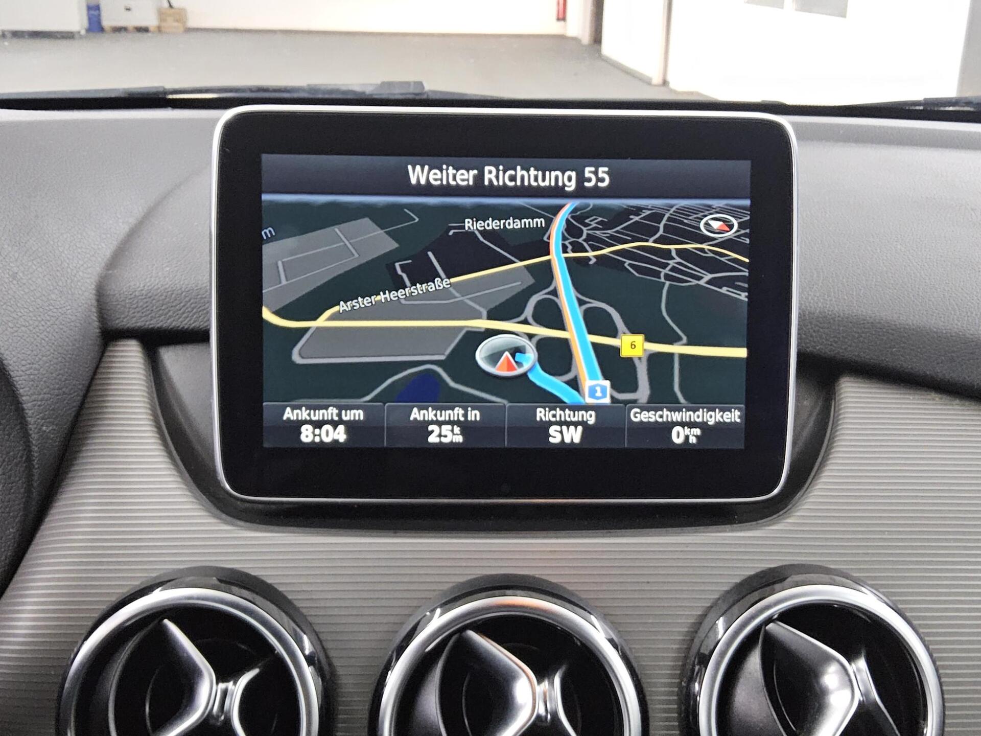 Mercedes-Benz B 180 d Style Leder Navi AHK SHZ 7