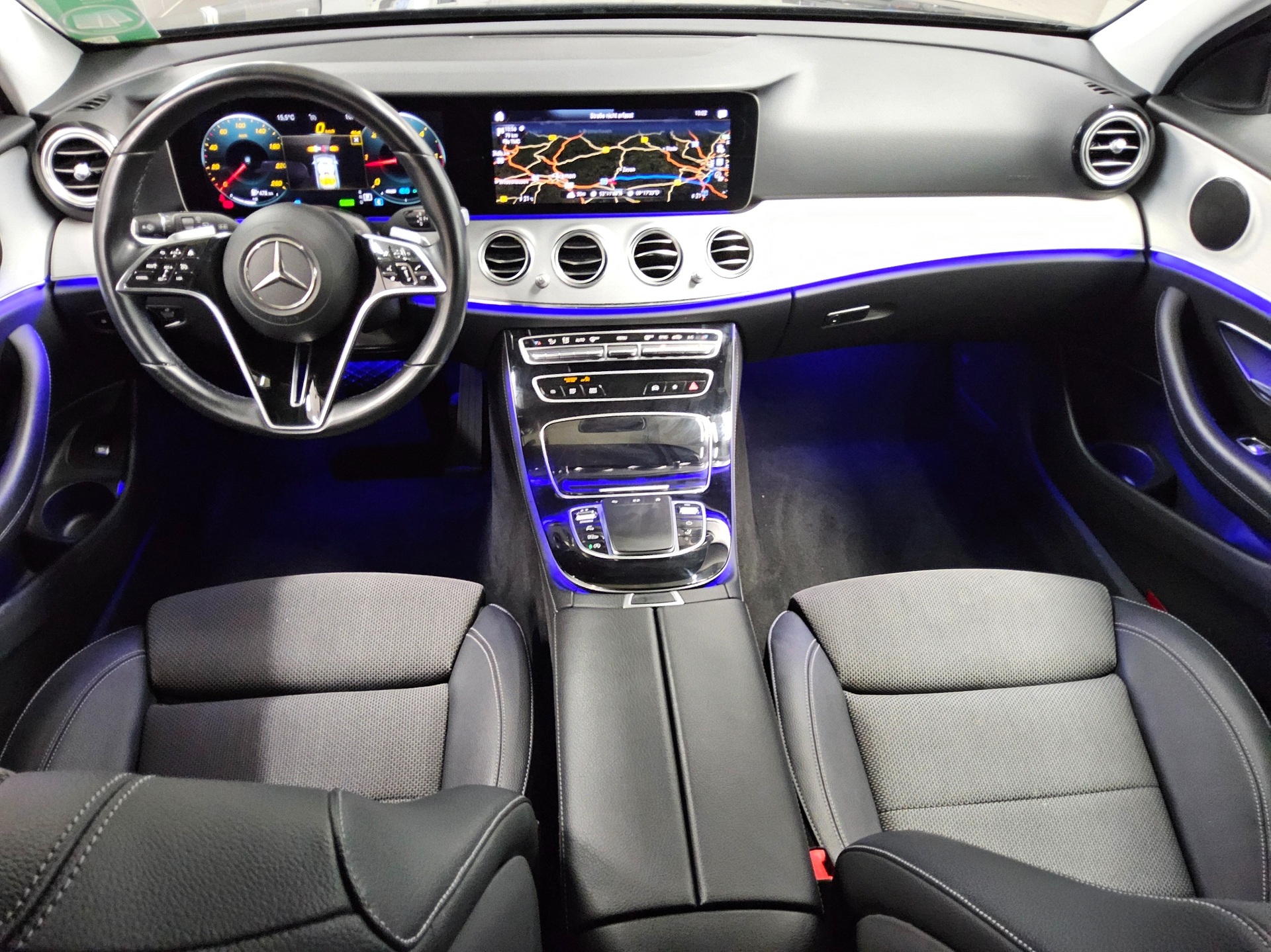 Mercedes-Benz E 220 T d Avantgarde T-Leder Navi LED RfK AHK 5