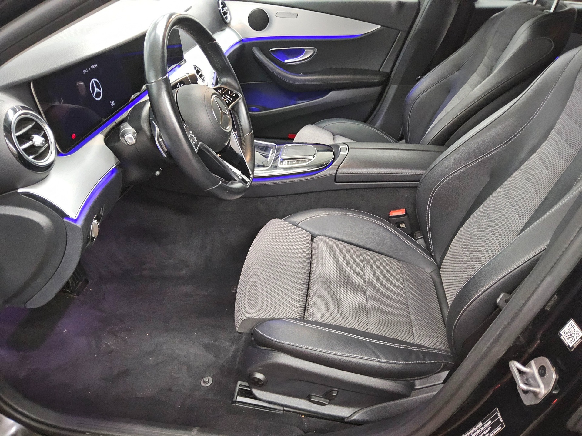 Mercedes-Benz E 220 T d Avantgarde T-Leder Navi LED RfK AHK 9
