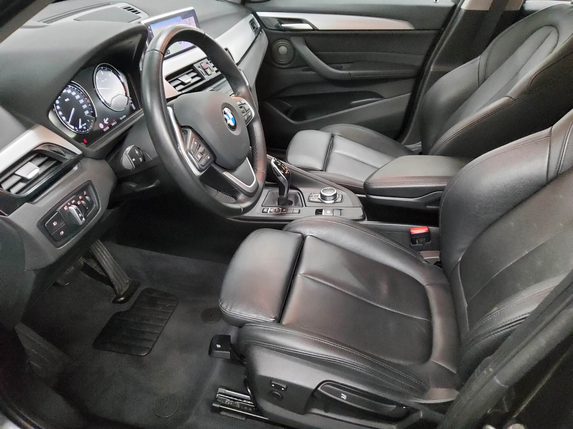 BMW X1 sDrive18d Advantage Navi Leder H-K Sound PDC 8