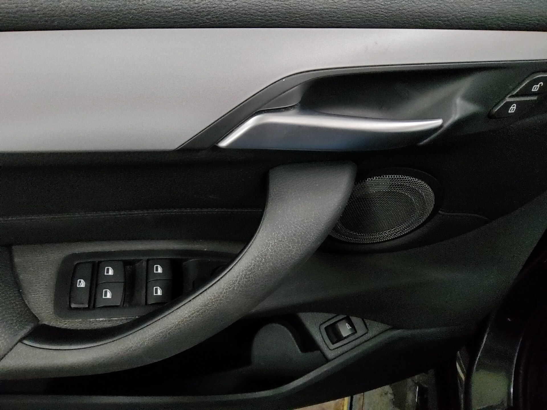 BMW X1 sDrive18d Advantage Navi Leder H-K Sound PDC 9