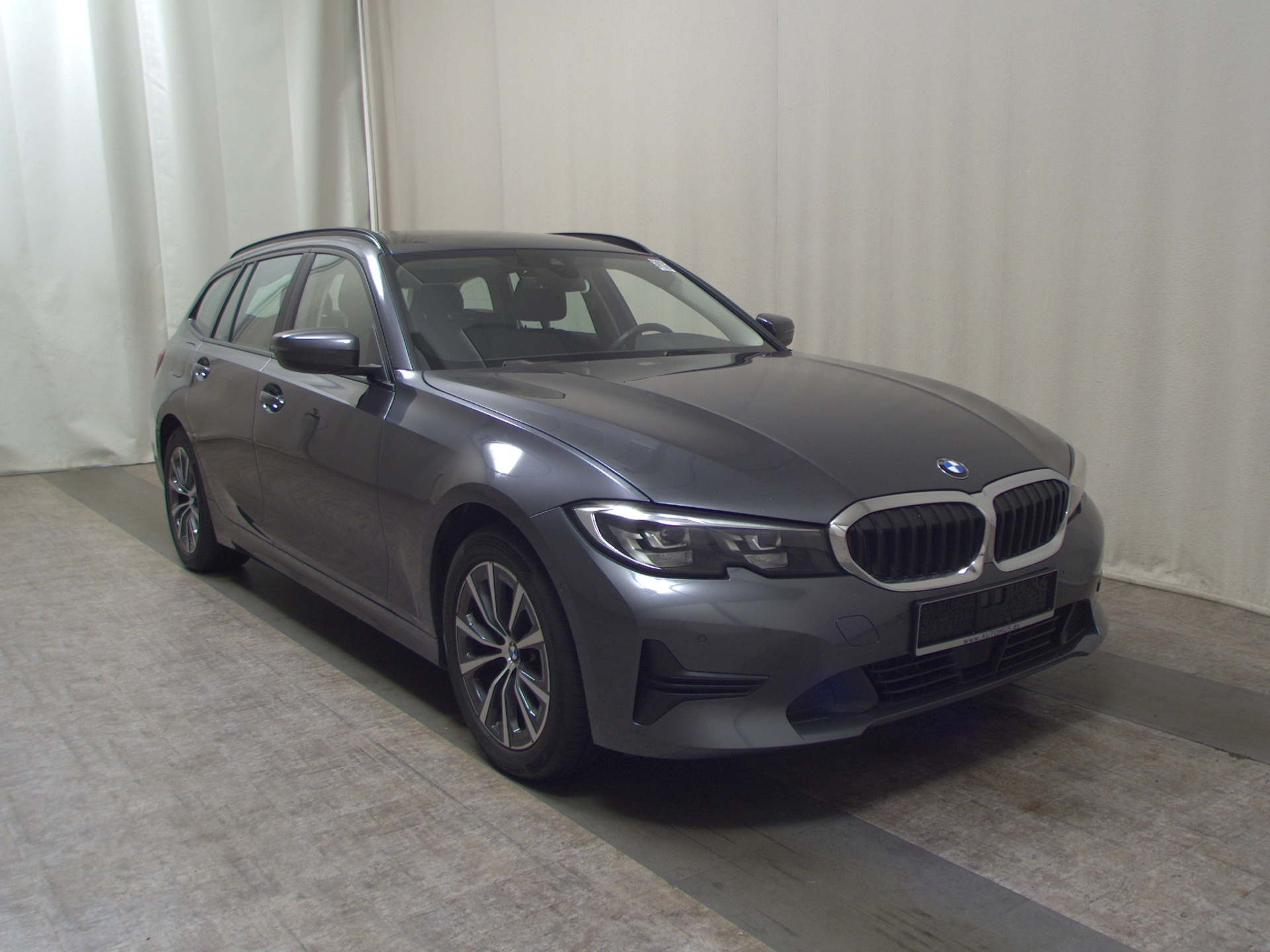 BMW 320d Touring xDr Advantage Nav LED LC prof. PDC 3