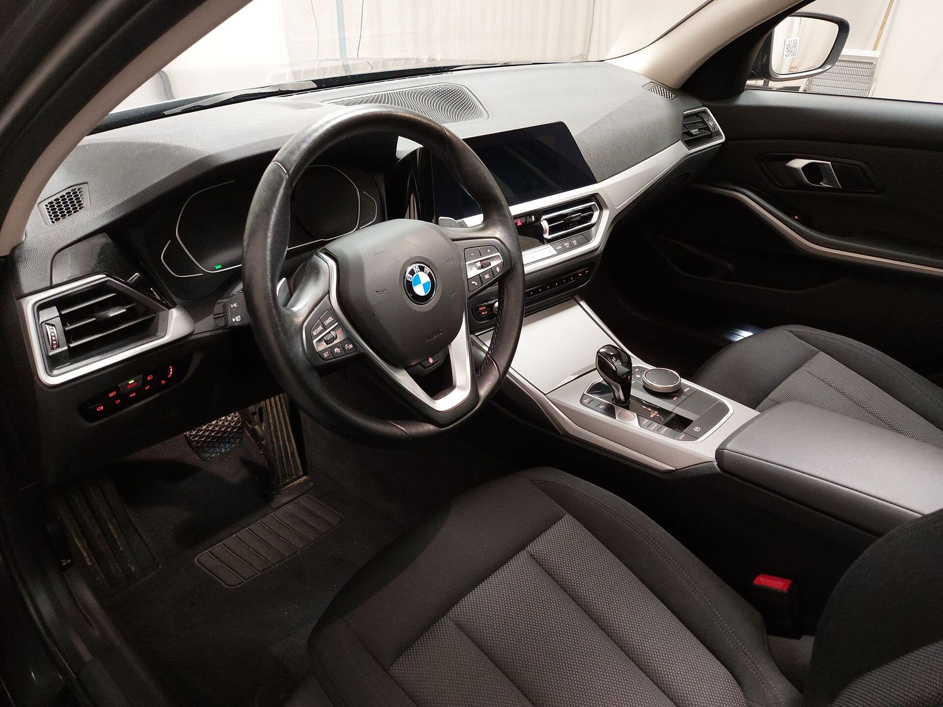 BMW 320d Touring xDr Advantage Nav LED LC prof. PDC 8