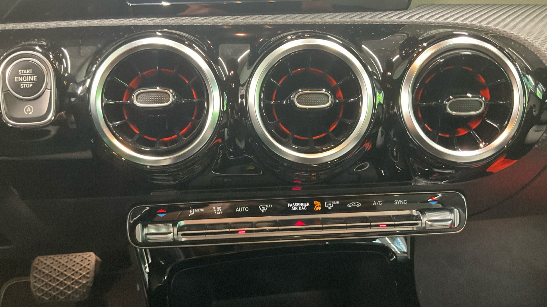 Mercedes-Benz A 180 Style T-Leder NAVI KLIMAAUT MBUX 11