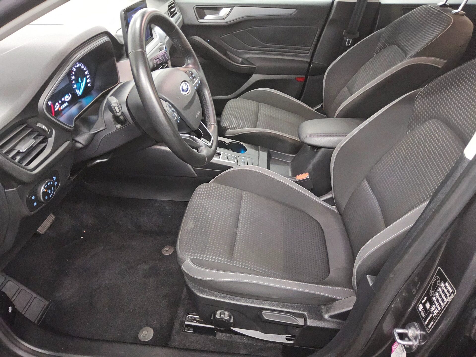 Ford Focus Turnier 1.5 EB Cool&Connect coo 8