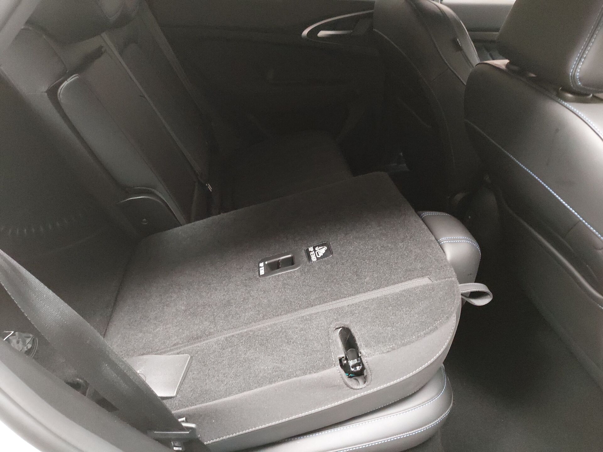 ORA Funky Cat T-LEDER NAVI KLIMAAUT LED PDC 18