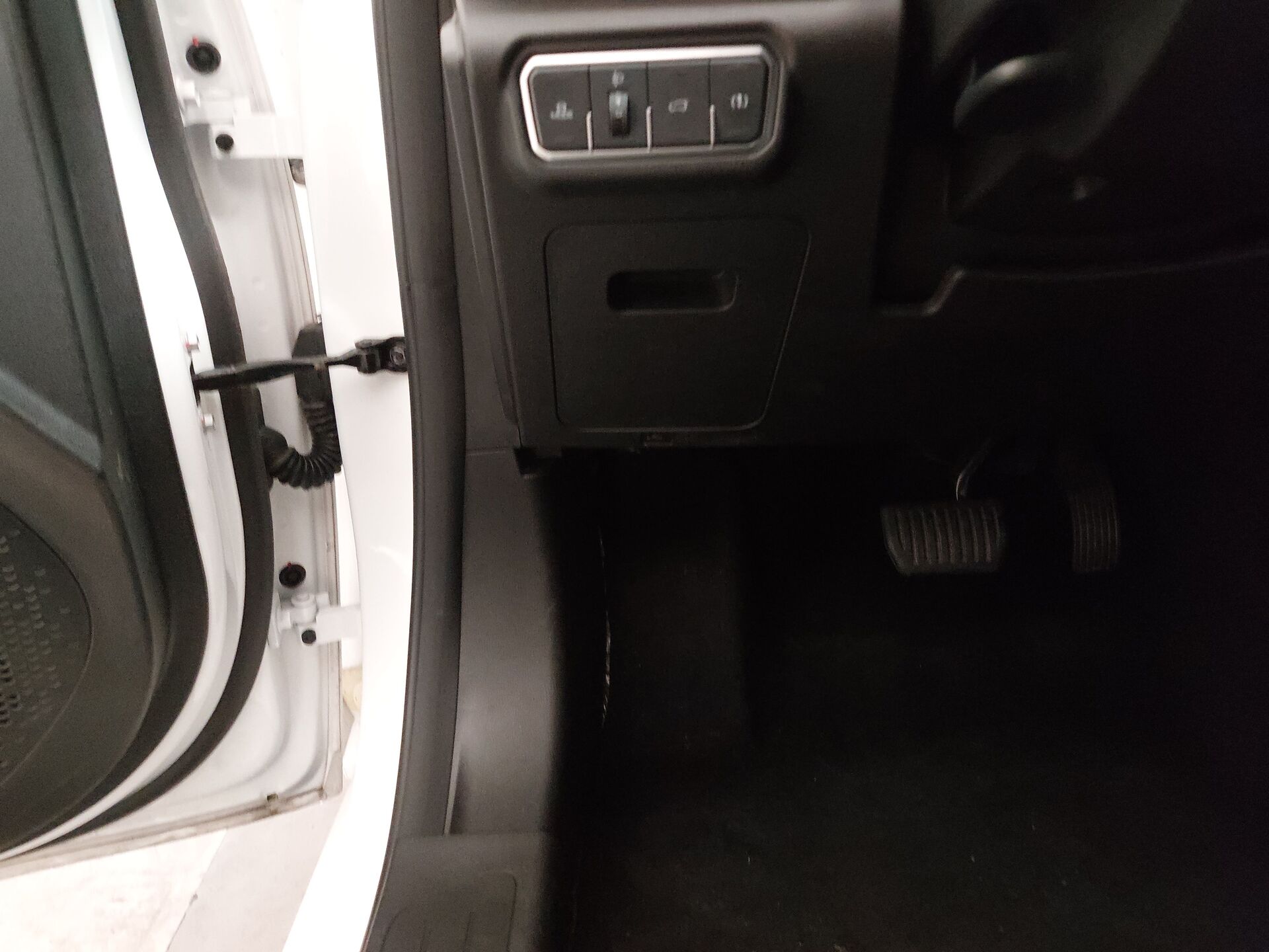 ORA Funky Cat T-LEDER NAVI KLIMAAUT LED PDC 13