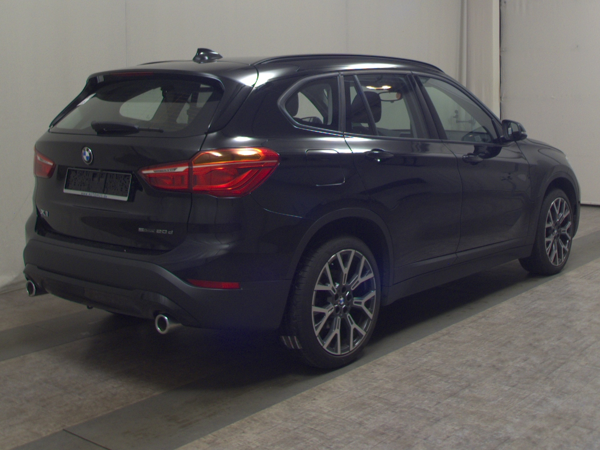 BMW X1 sDrive20d Advantage Navi Shz el.Heck AHK RFK 4