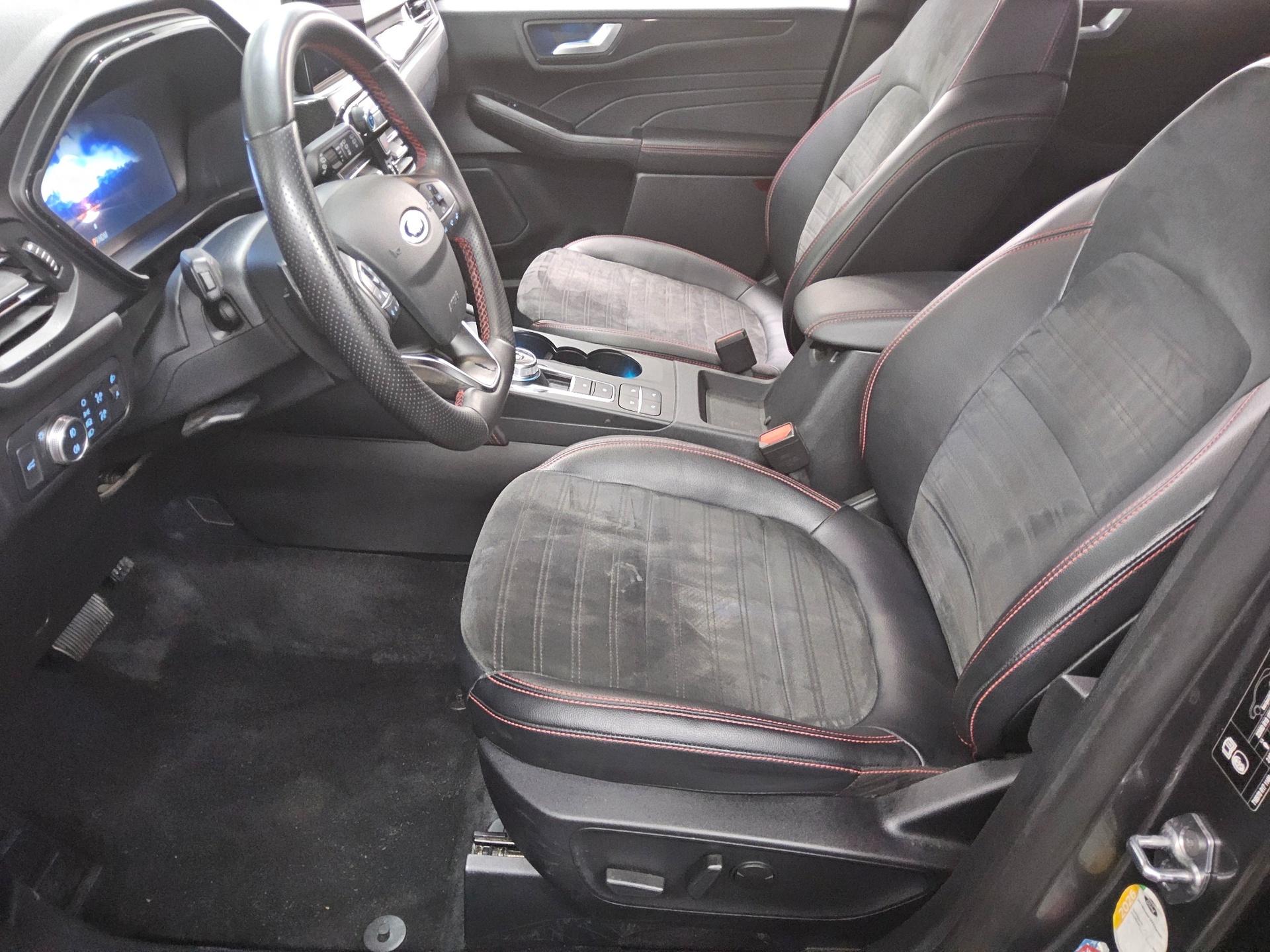 Ford Kuga 2.0 EB ST-Line X Navi LED RfK AHK B&O 9