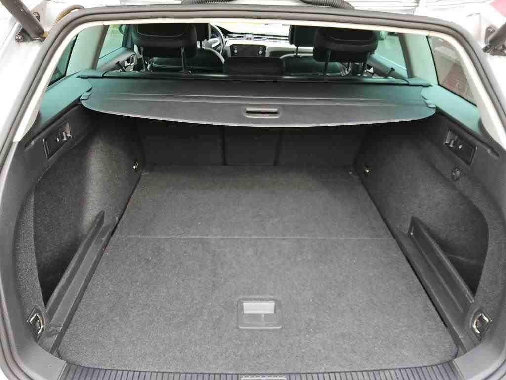 Volkswagen Passat Variant 2.0 TDI R-Line Navi AID Matrix 8