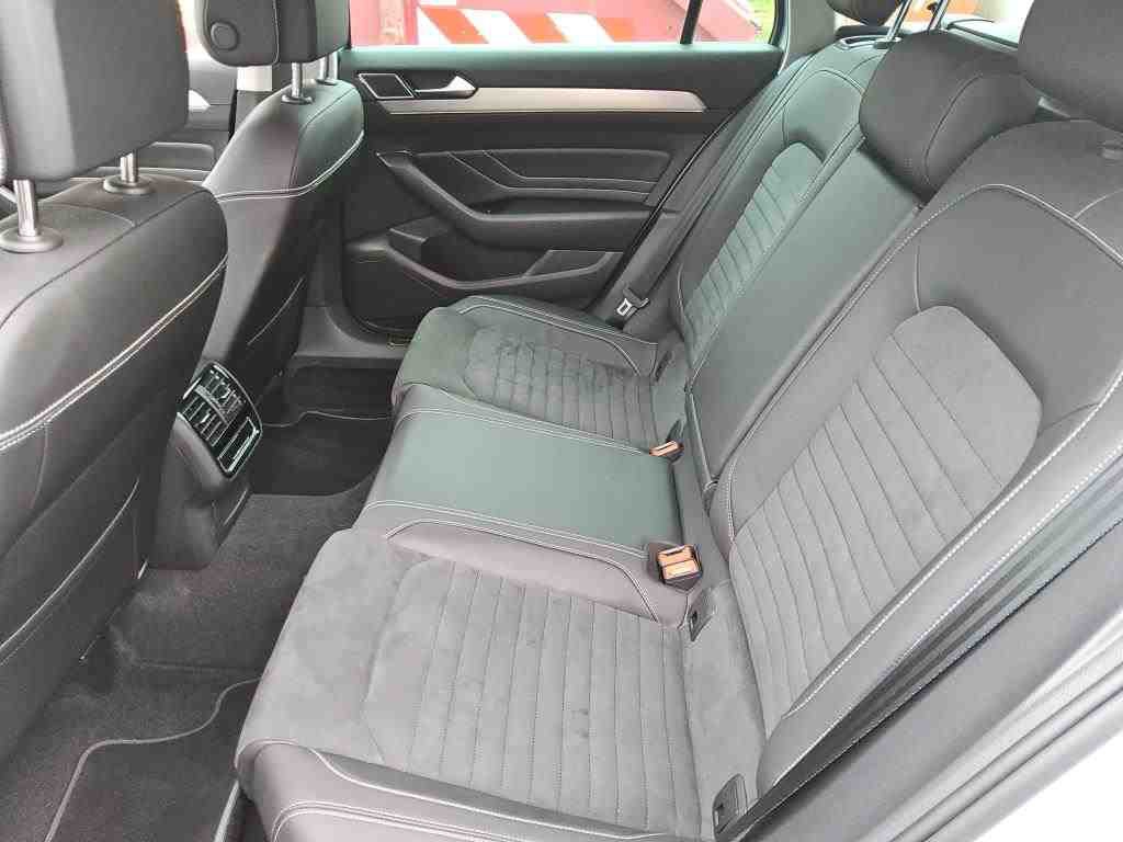 Volkswagen Passat Variant 2.0 TDI R-Line Navi AID Matrix 7