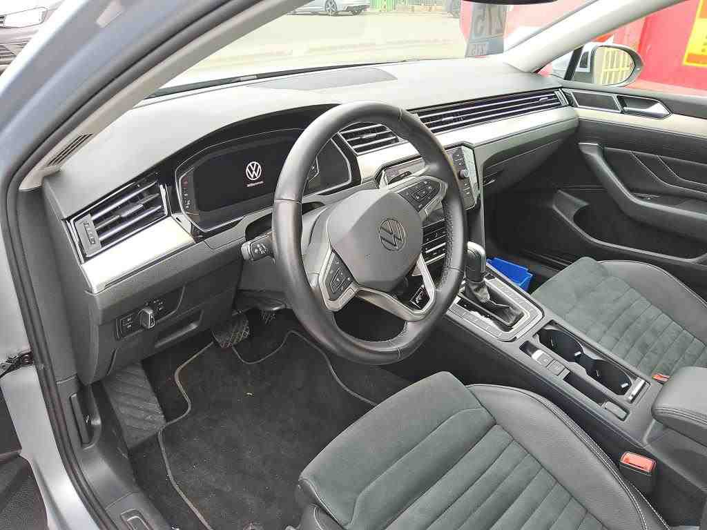Volkswagen Passat Variant 2.0 TDI R-Line Navi AID Matrix 6