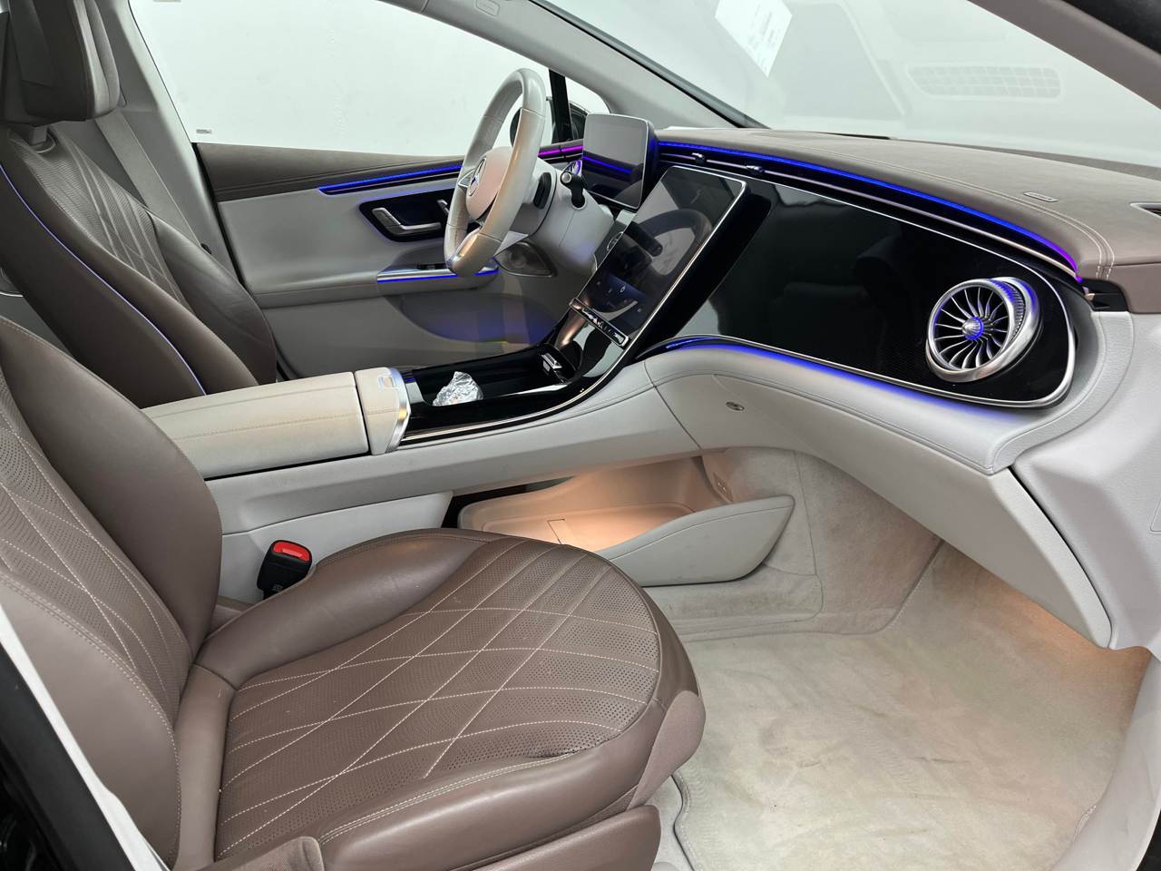 Mercedes-Benz EQE 300 LEDER NAVI KLIMAAUT LED PANO 6