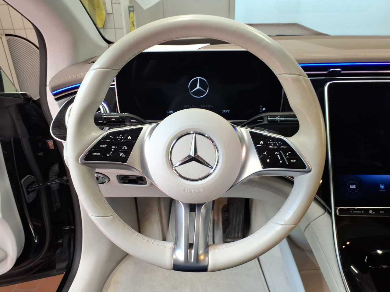 Mercedes-Benz EQE 300 LEDER NAVI KLIMAAUT LED PANO 9