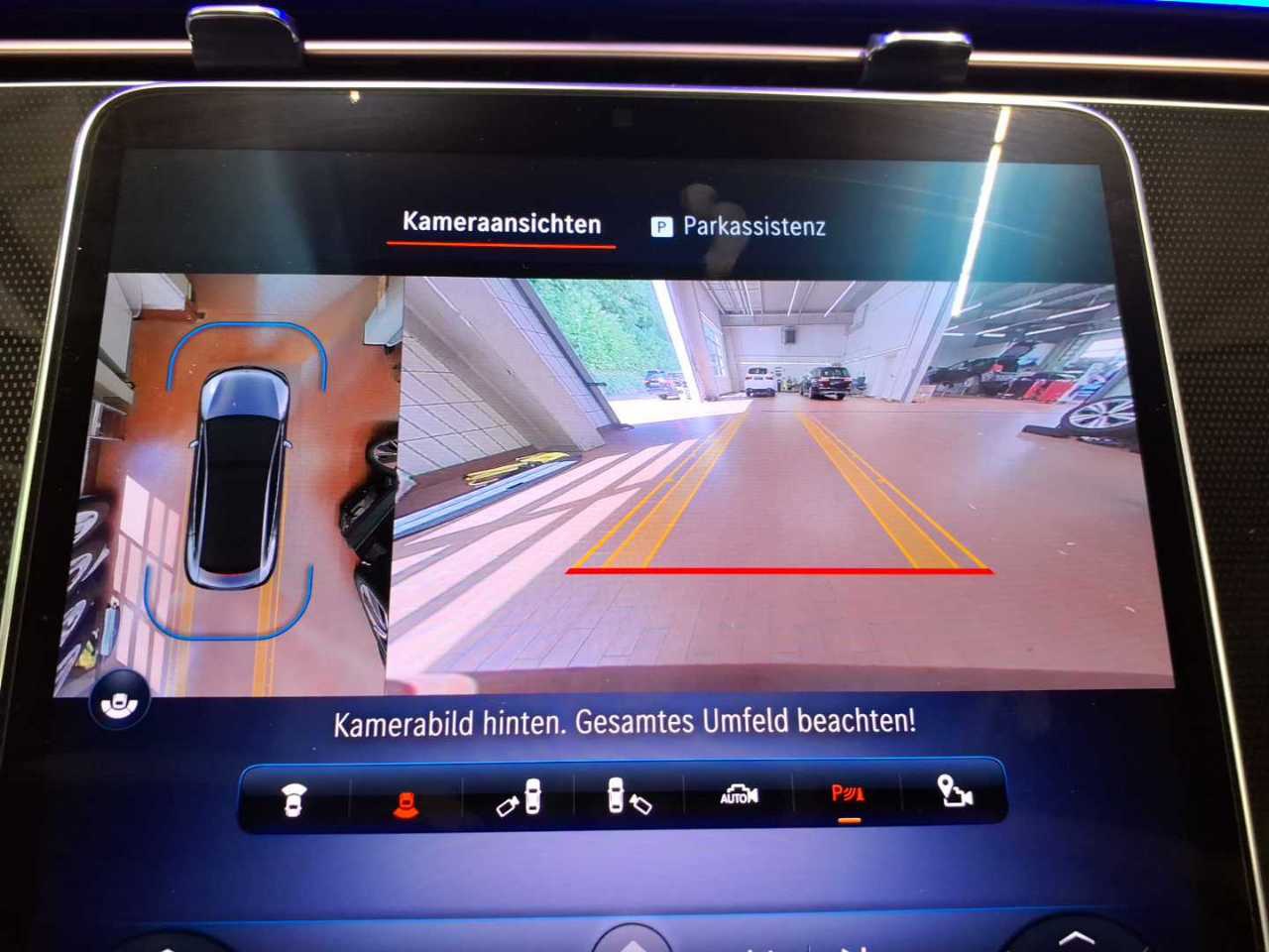 Mercedes-Benz EQE 300 LEDER NAVI KLIMAAUT LED PANO 11