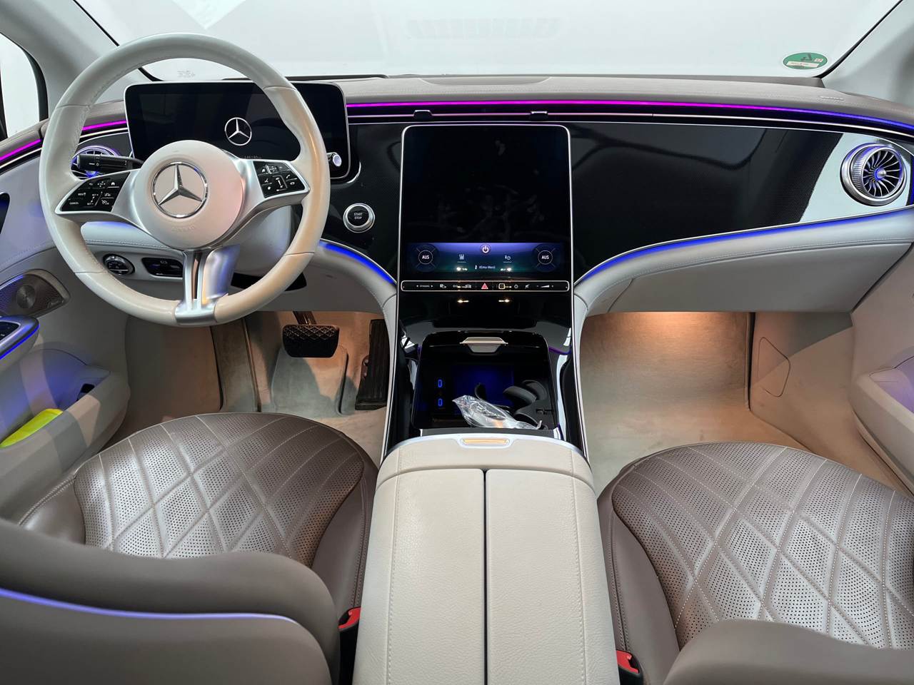 Mercedes-Benz EQE 300 LEDER NAVI KLIMAAUT LED PANO 5