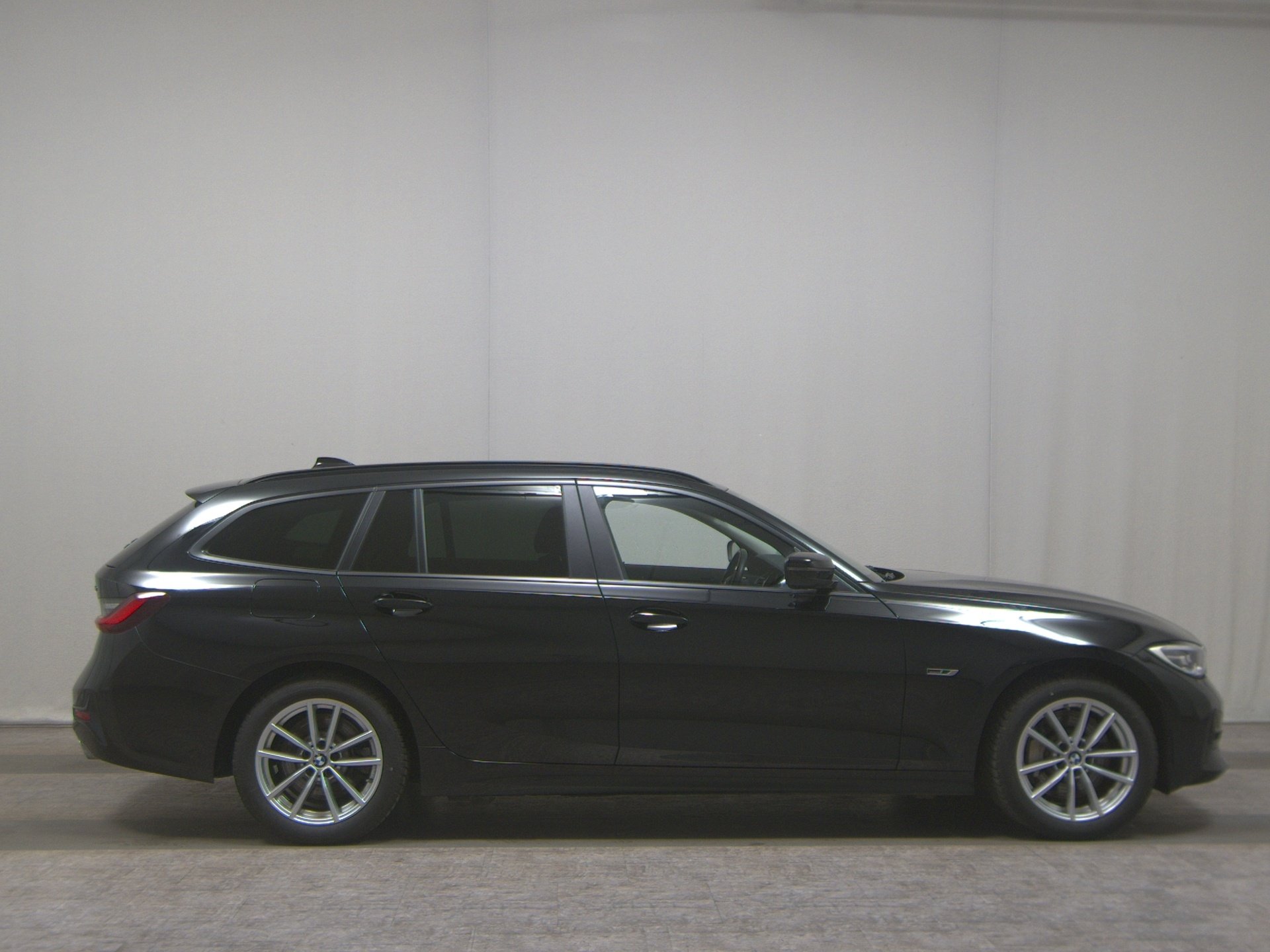 BMW 330e Touring Advantage Navi LED+ LC-Pro HiFi PDC