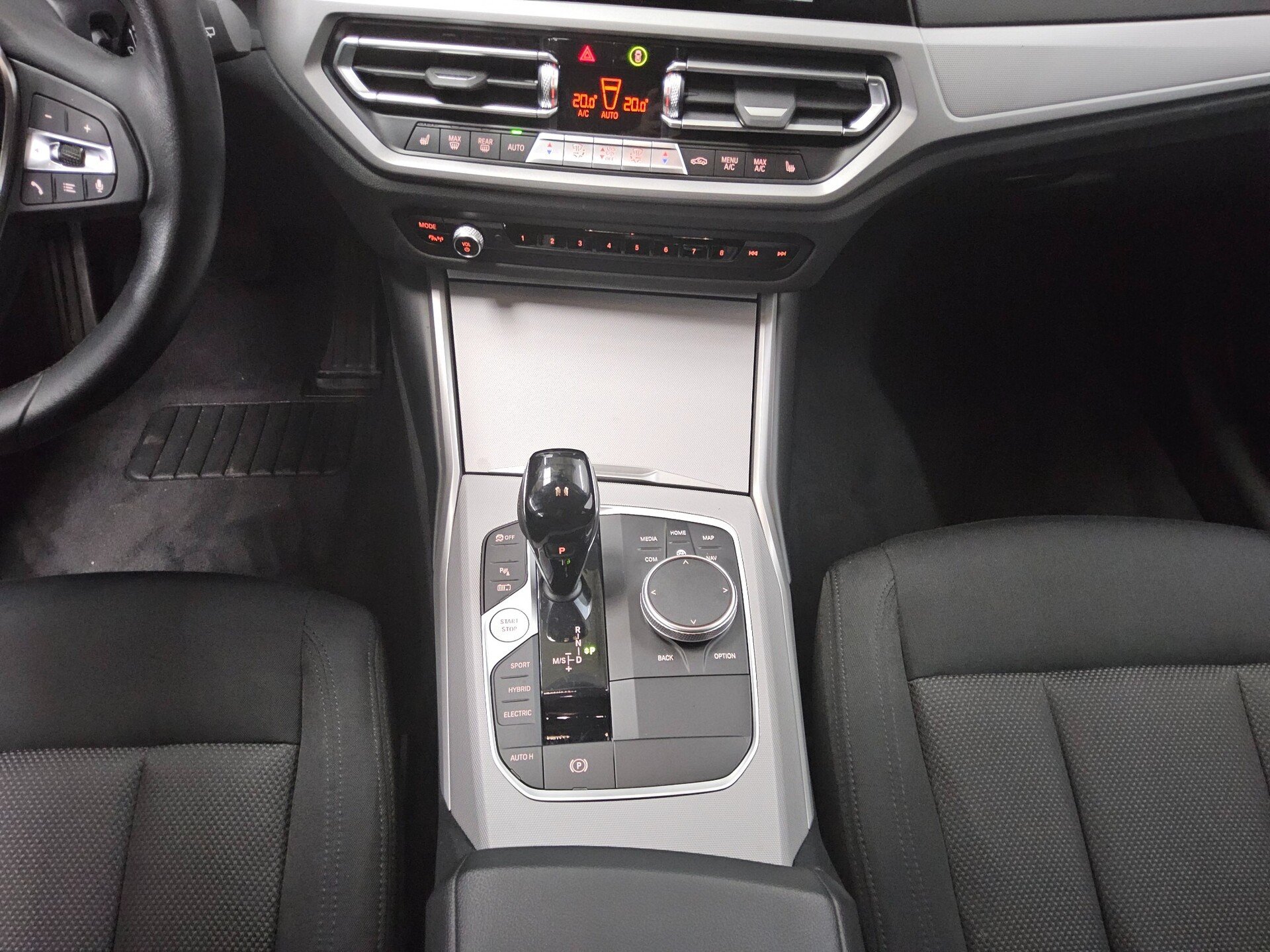 BMW 330e Touring Advantage Navi LED+ LC-Pro HiFi PDC 6
