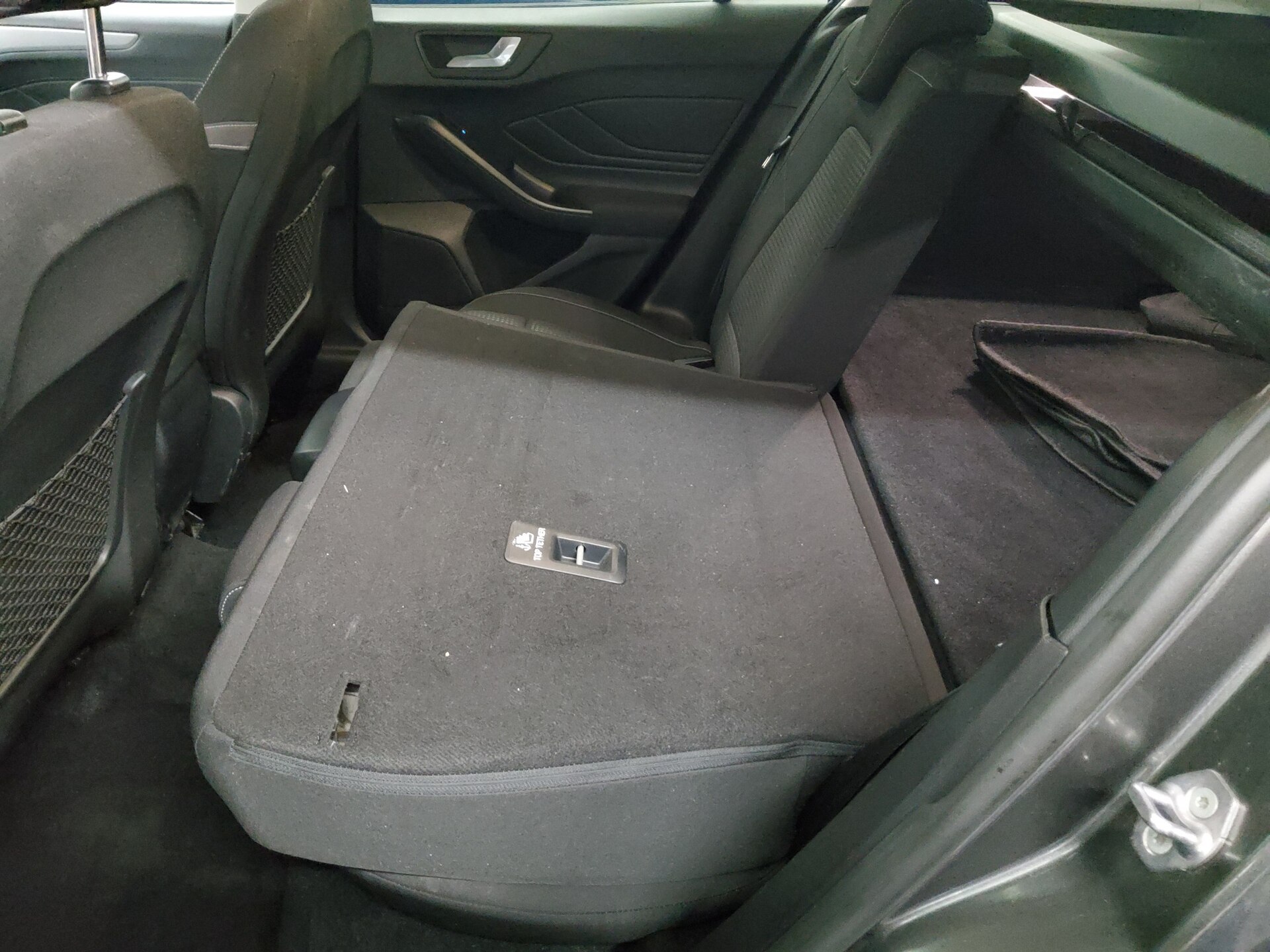 Ford Focus Turnier 1.5 EB Cool&Connect Navi LED Shz PDC 12