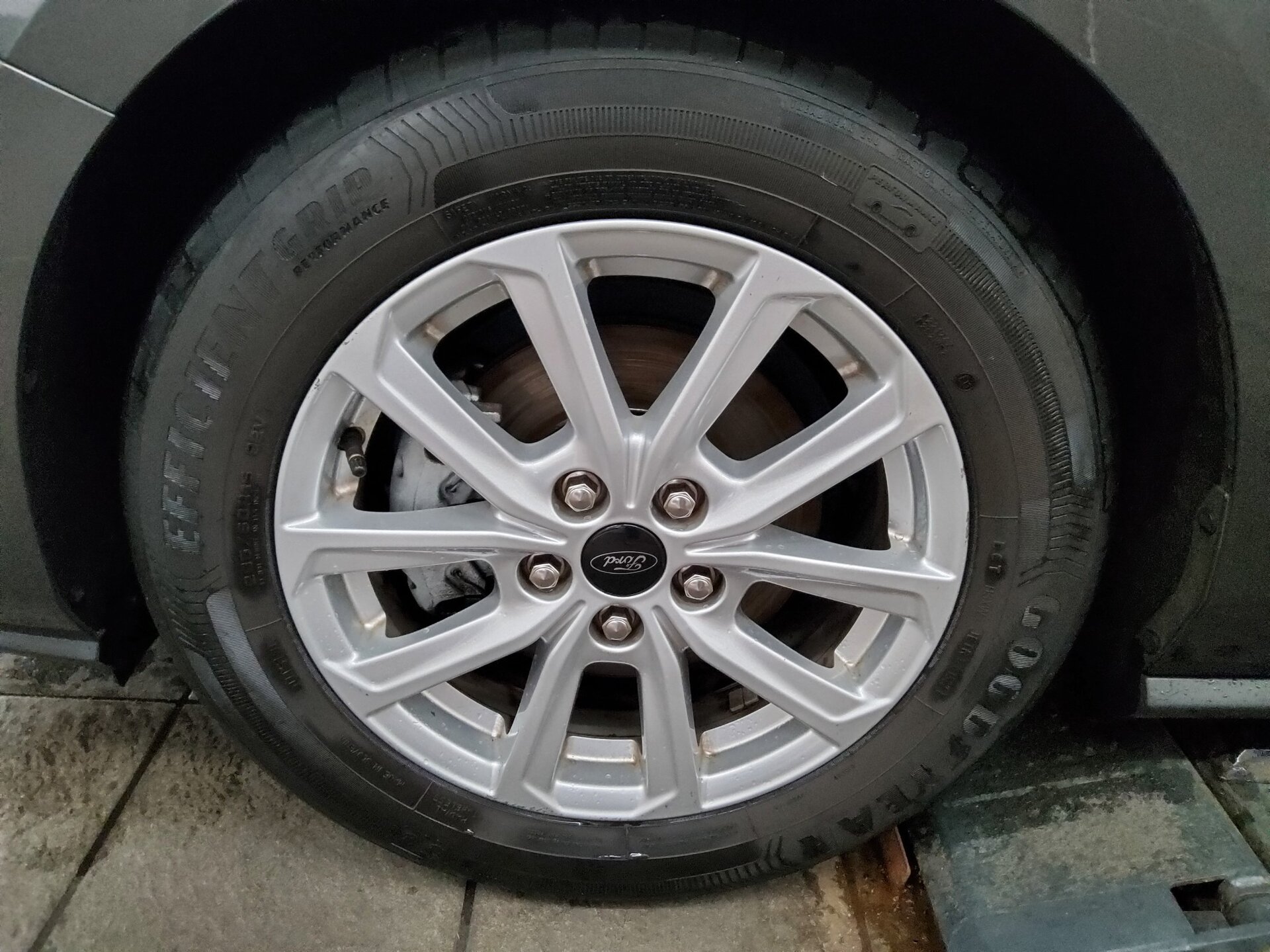 Ford Focus Turnier 1.5 EB Cool&Connect Navi LED Shz PDC 10