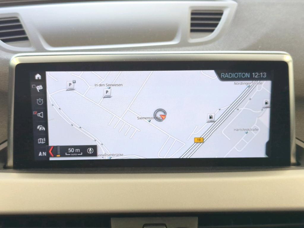 BMW X1 xDrive18d Advantage NAVI SHZ RFK 9