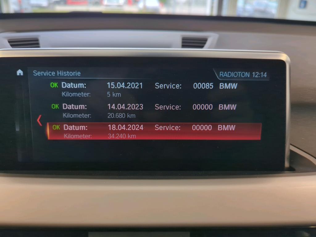 BMW X1 xDrive18d Advantage NAVI SHZ RFK 10