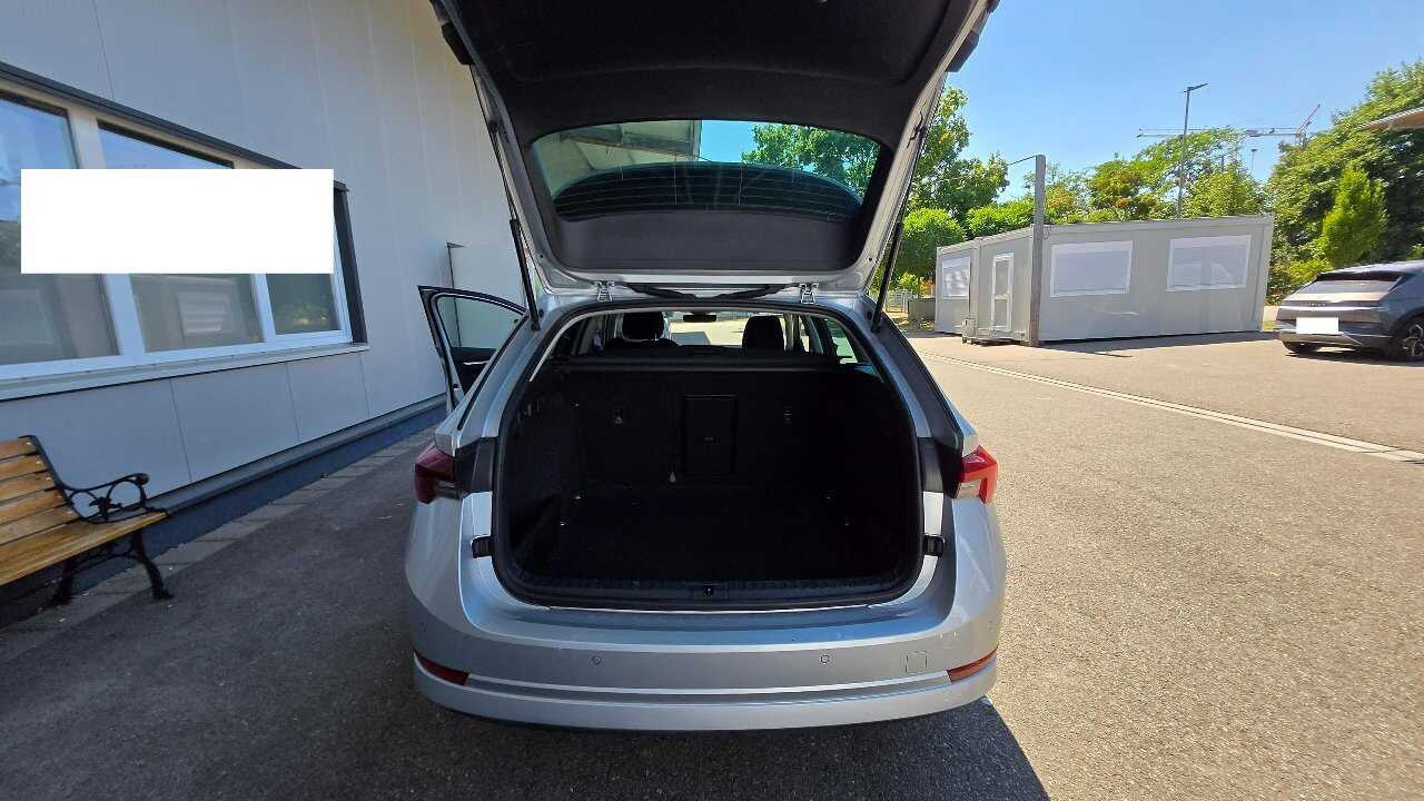 Skoda Octavia Combi 2.0 TDI Selection Plus NAVI LED SHZ RFK 9