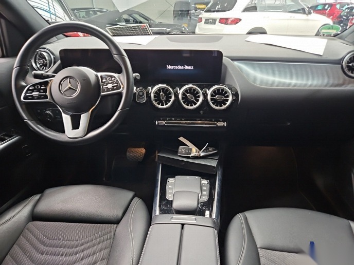 Mercedes-Benz EQA 300 Progressive NAVI LED SHZ PANO DC 5