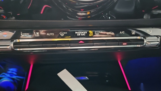 Mercedes-Benz EQA 300 Progressive NAVI LED SHZ PANO DC 10
