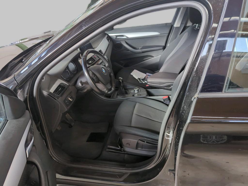 BMW X1 sDrive18d Advantage NAVI LED SHZ PDC KAMERA 6