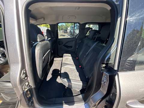 Mercedes-Benz T 180 d Progressive T-Leder NAVI SHZ RFK LED 7