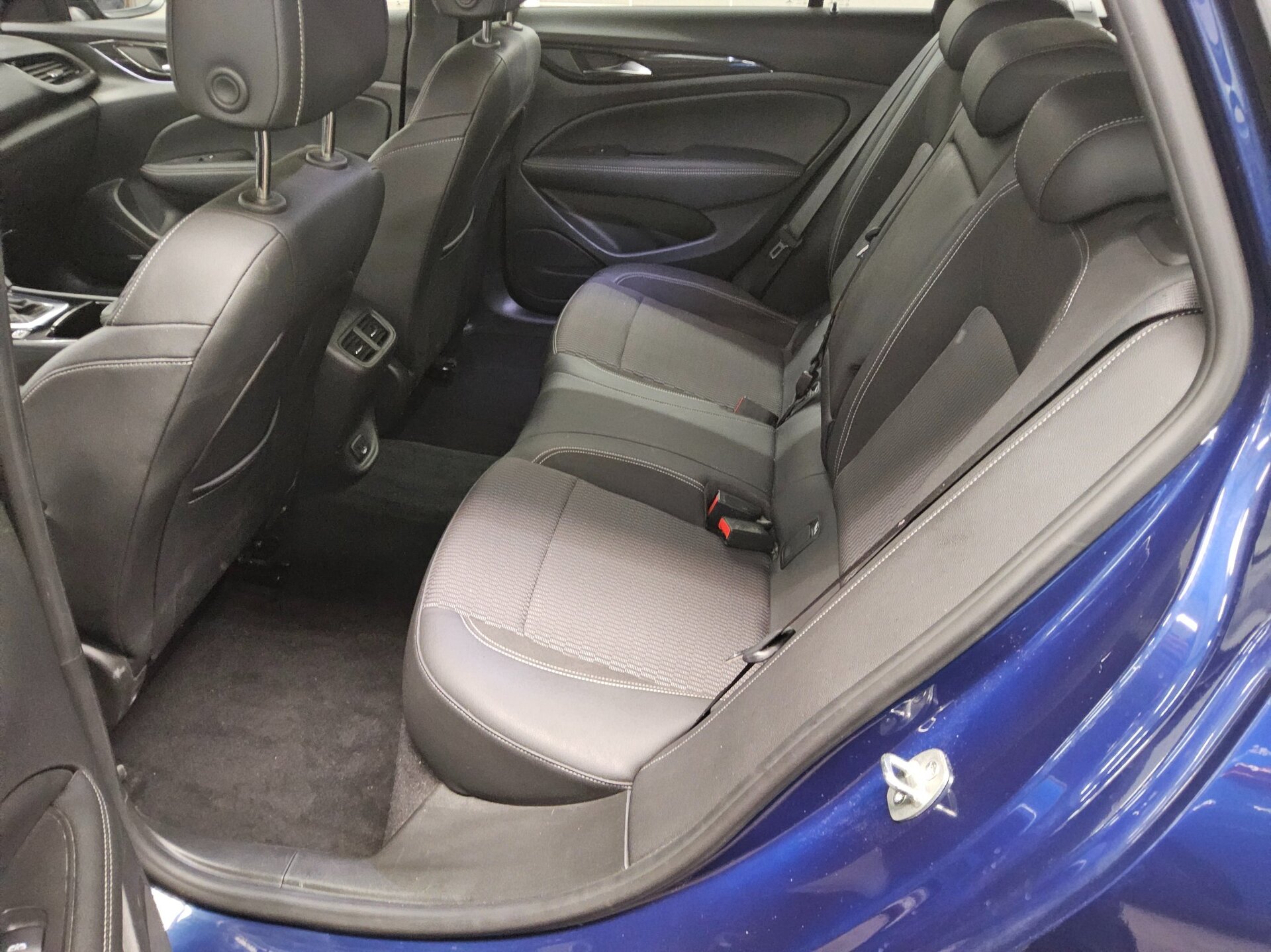 Opel Insignia ST 1.5 D Business Ed. Navi LED Shz PDC 13