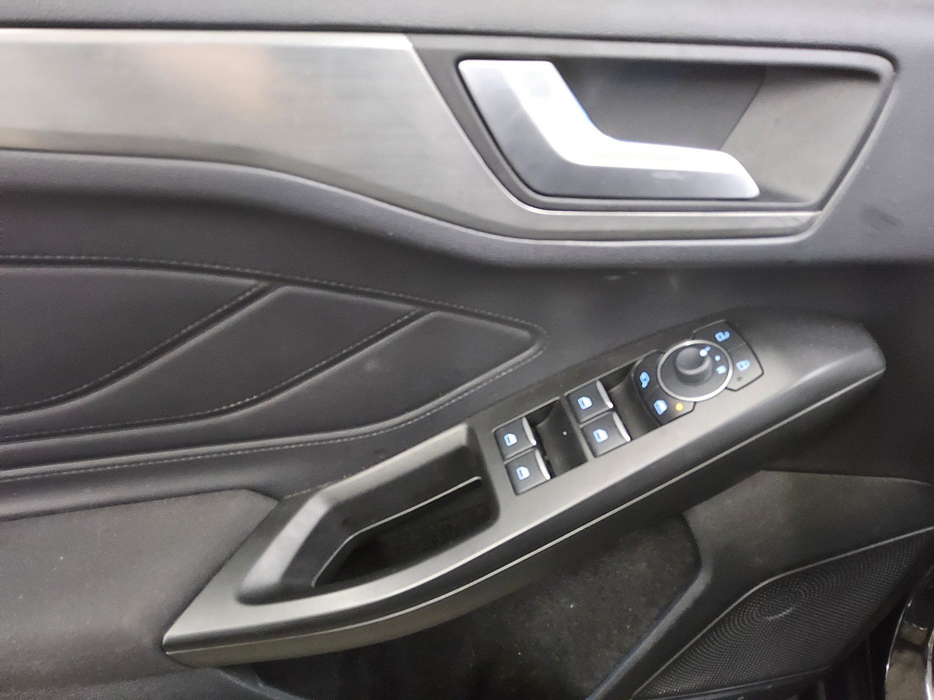 Ford Focus Turnier 1.5 EB Titanium X Navi LED RFK DC 10