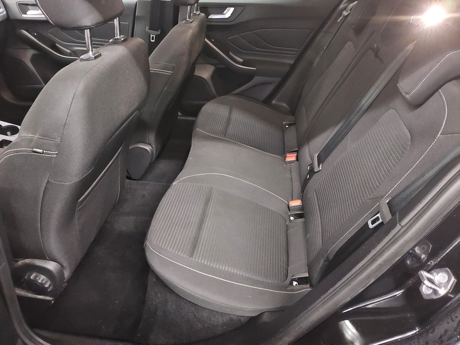 Ford Focus Turnier 1.5 EB Titanium X Navi LED RFK DC 13