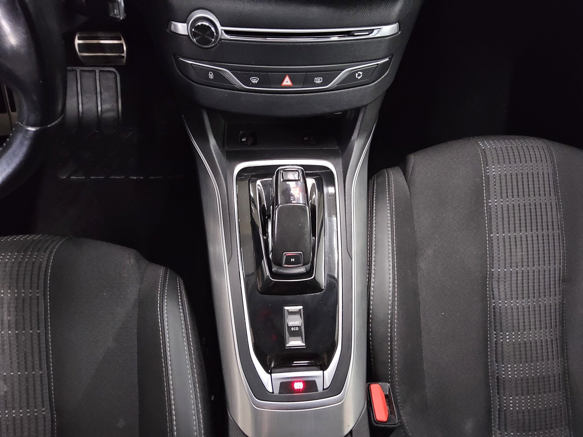 Peugeot 308 1.5 BlueHDI Allure AHK RfK Navi 6