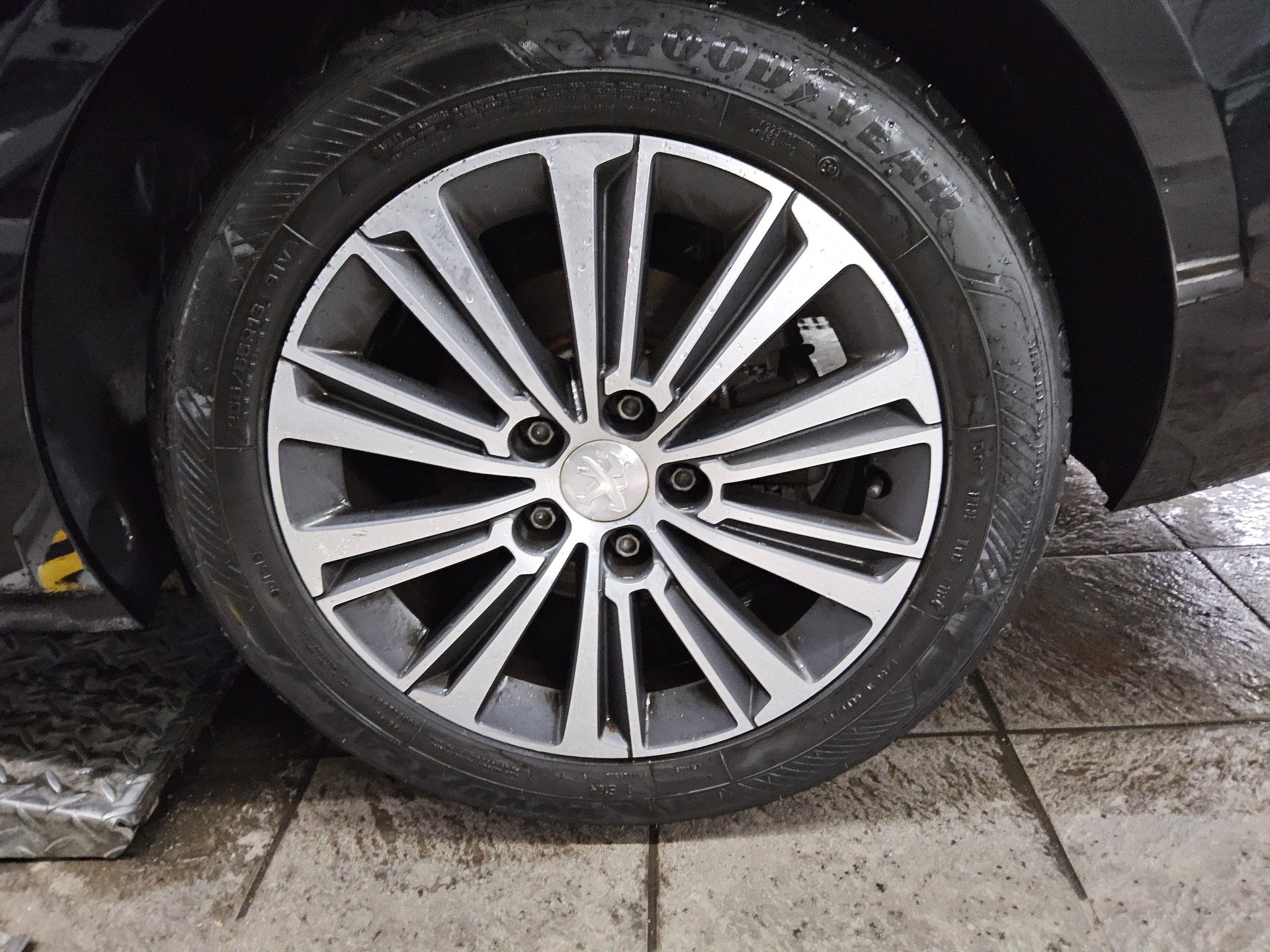 Peugeot 308 1.5 BlueHDI Allure AHK RfK Navi 11